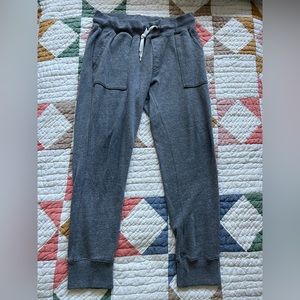 Vive Shirt Jogger Sweatpants in Grey